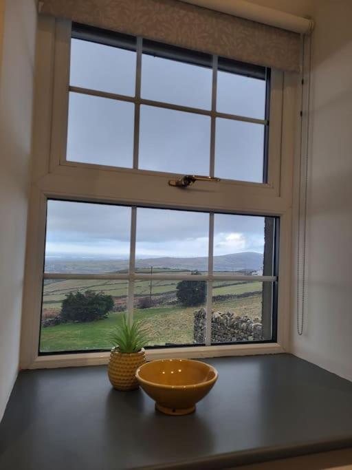 Amazing Coastal & Sunset Views In Eryri Villa Llanllyfni Exterior photo
