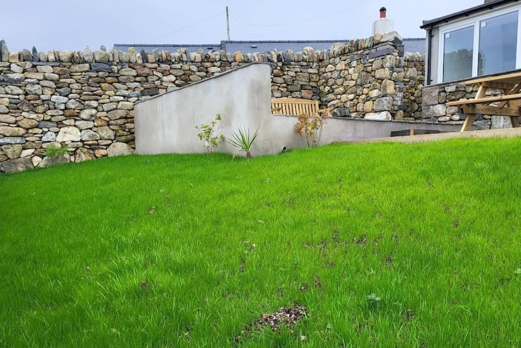 Amazing Coastal & Sunset Views In Eryri Villa Llanllyfni Exterior photo